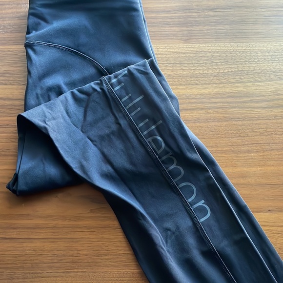 Lululemon Speed Up Tight *Logo - Picture 2 of 2